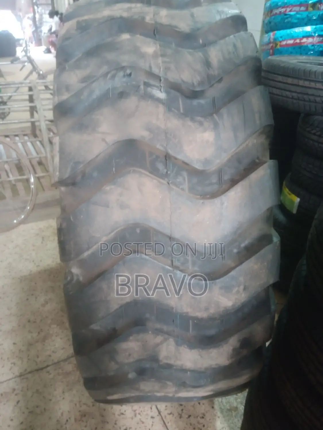 23.5-25 ROAD HIKER for Tractor .
