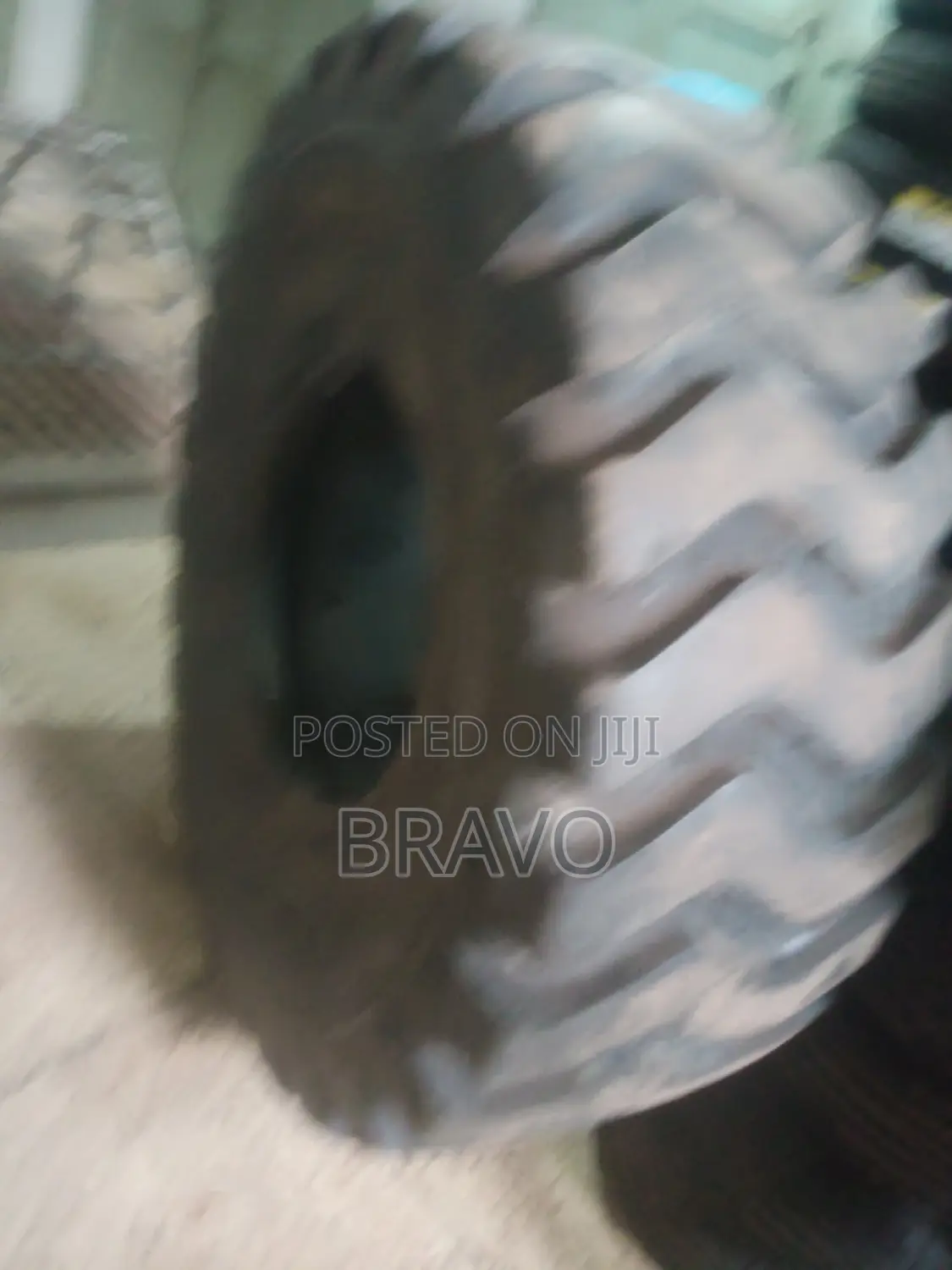 23.5-25 ROAD HIKER for Tractor .