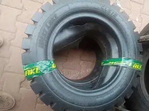 28*9-15 New Tube Tyre for Forklift.