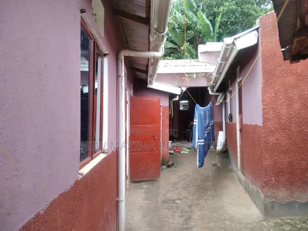 6bdrm House in Kawempe Kawanda, Division A for sale