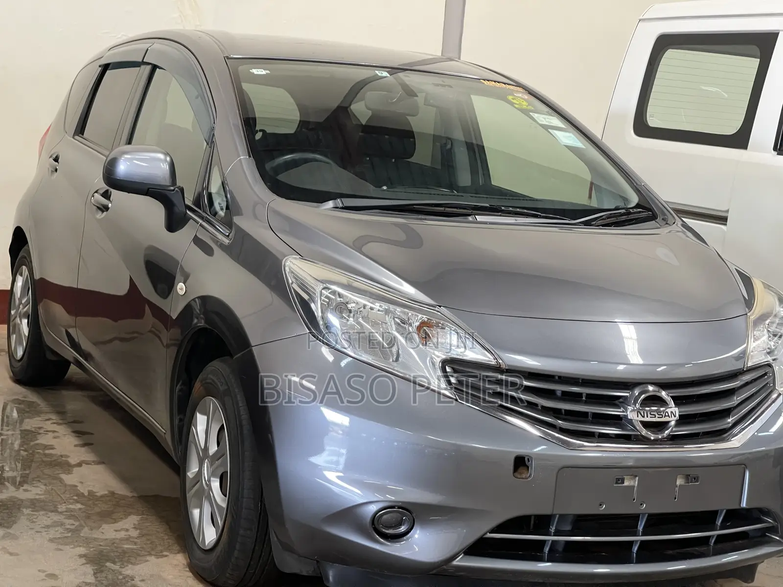 Nissan Note 1.6 Petrol 2011 Gray