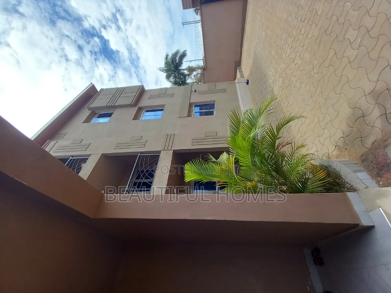 Furnished 2bdrm Apartment in Kyaliwajjara, Central Division for sale