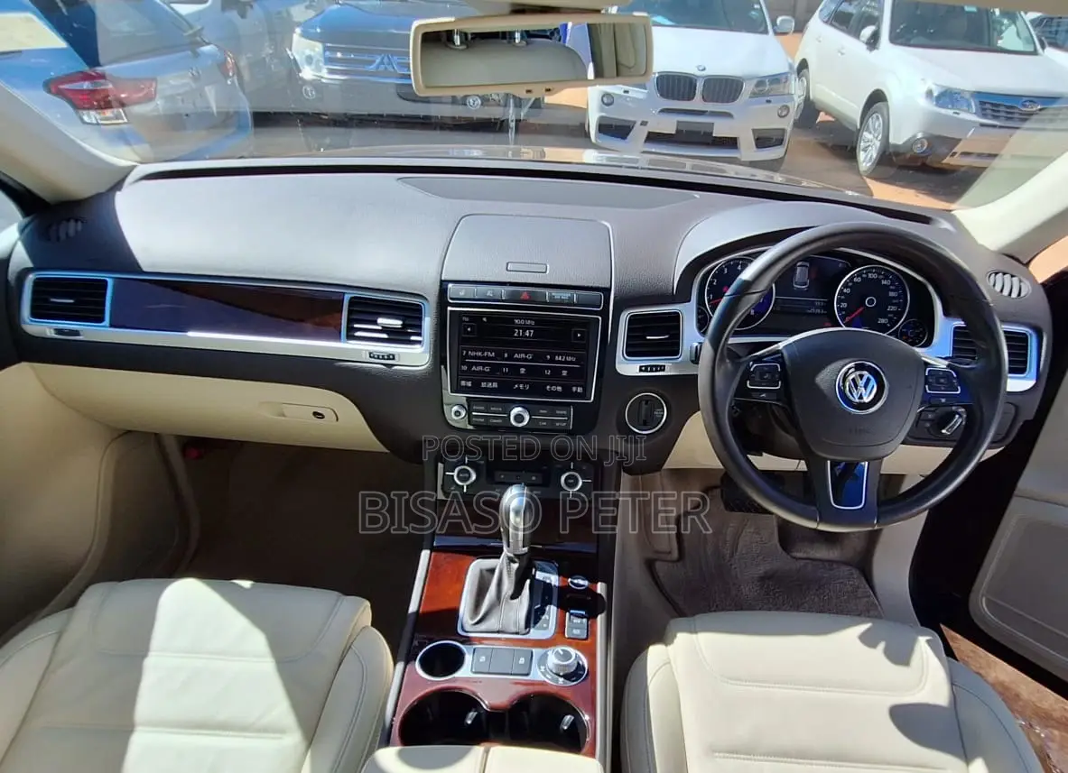 Volkswagen Touareg V6 Executive AWD 4MOTION 2015 Gray