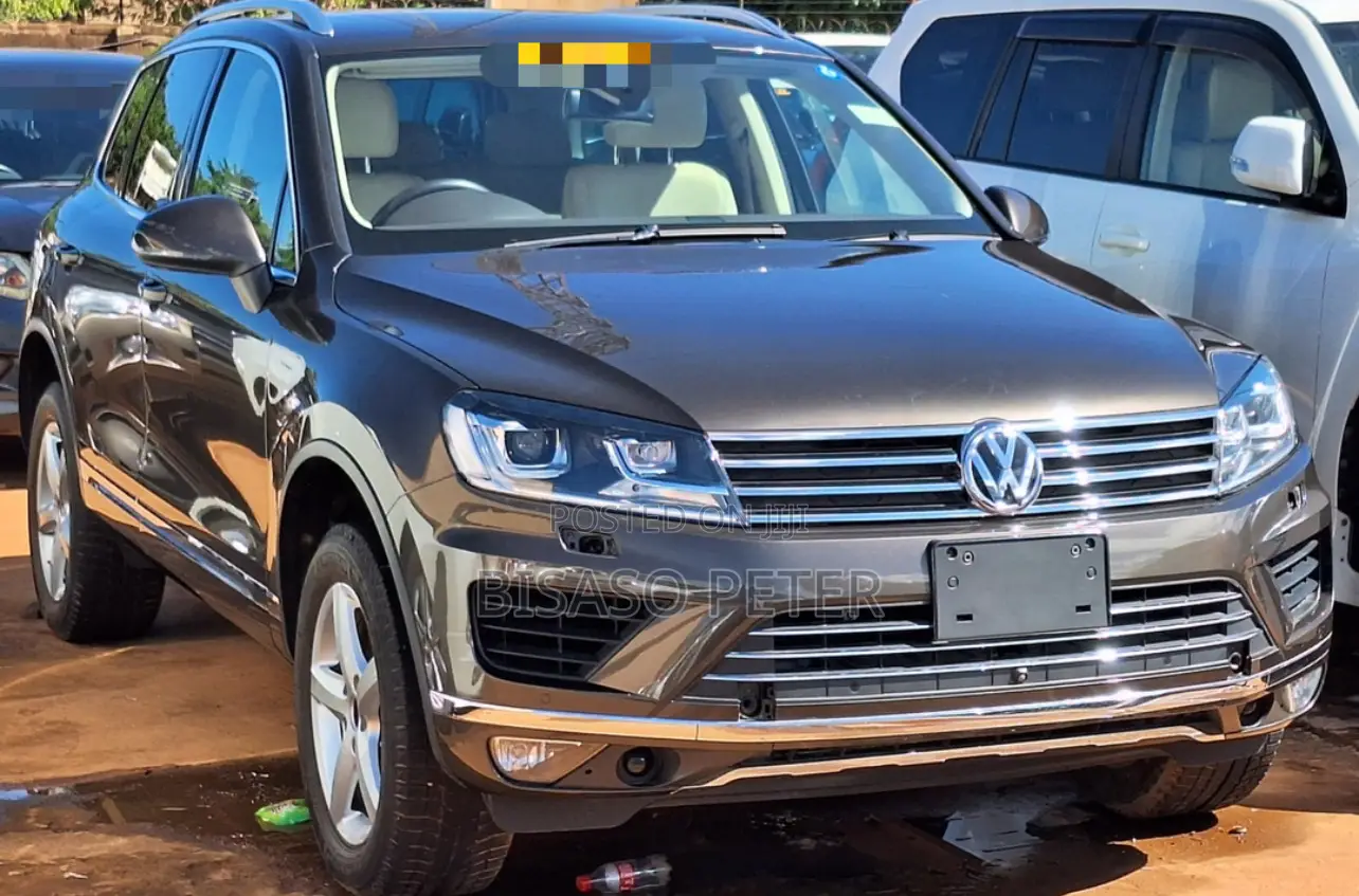 Volkswagen Touareg V6 Executive AWD 4MOTION 2015 Gray