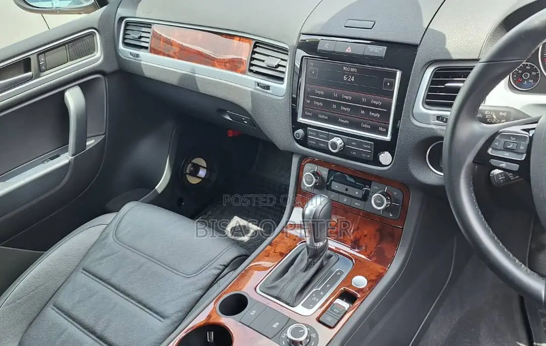 Volkswagen Touareg V6 Executive 2013 Brown