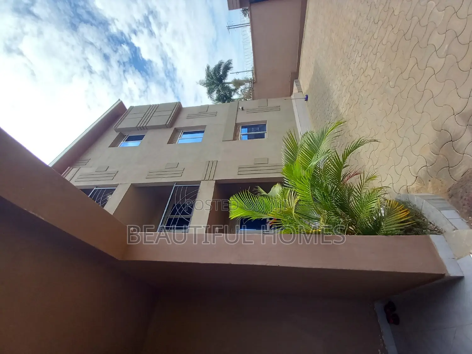 Furnished 2bdrm Apartment in Kyaliwajjara, Central Division for sale