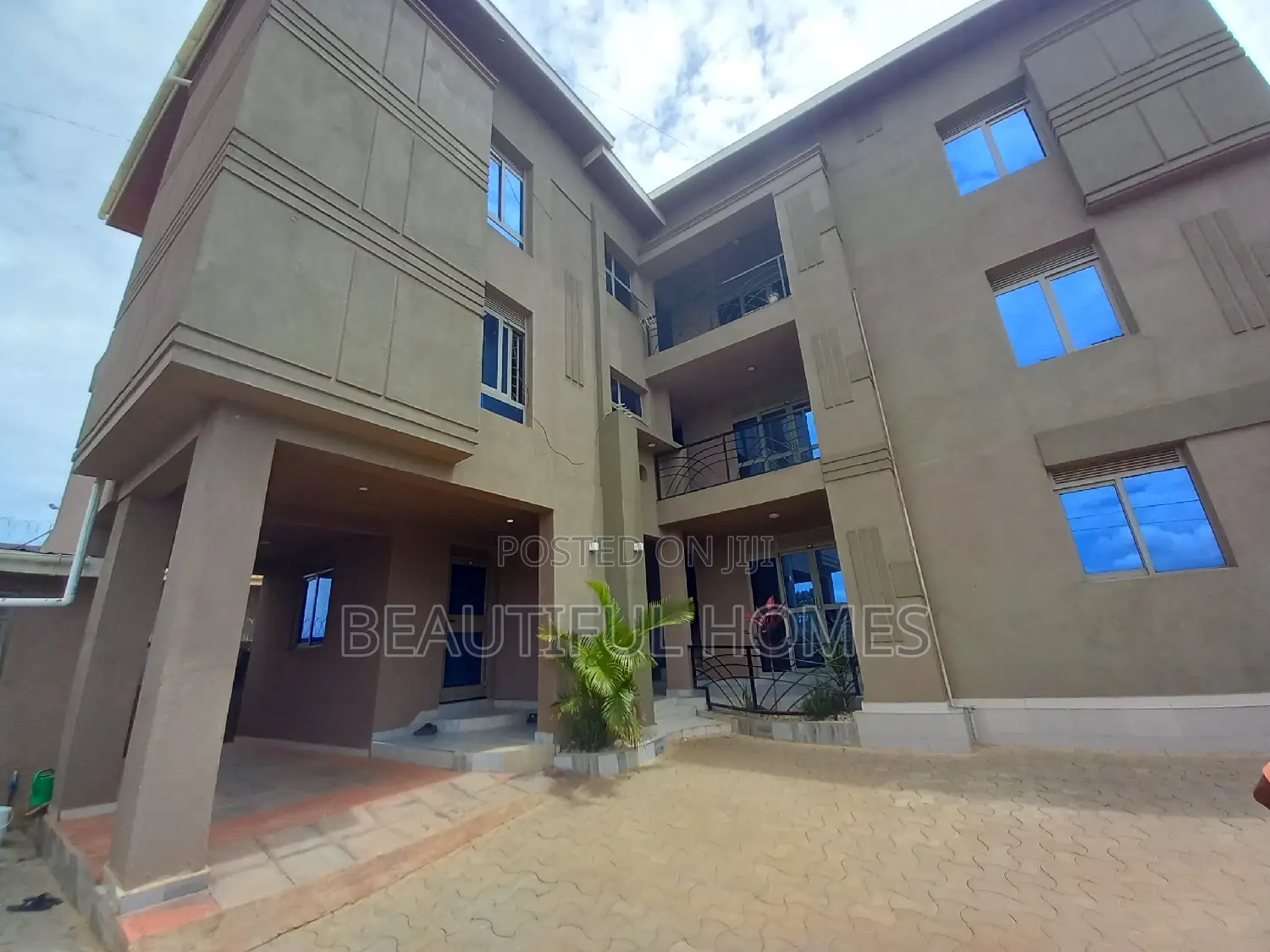 Furnished 2bdrm Apartment in Kyaliwajjara, Central Division for sale