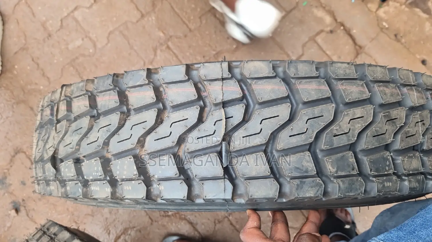 700r16 Mudgrip