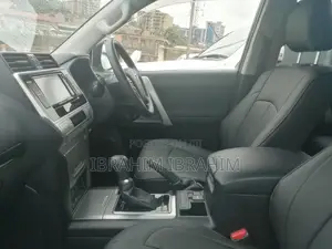 Toyota Land Cruiser Prado 2018 Silver