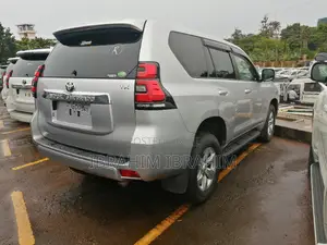 Toyota Land Cruiser Prado 2018 Silver