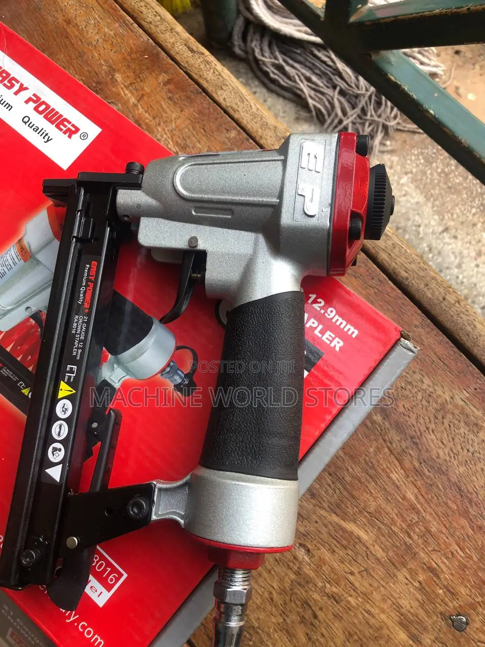 Stapling Gun With Hose (Easypower)