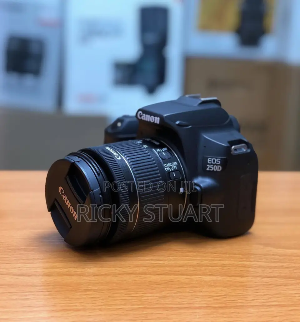 Canon 250D WTH 18-55mm Lens