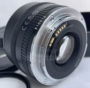 Canon Ef 35mm F/2 Wide Angle Lens