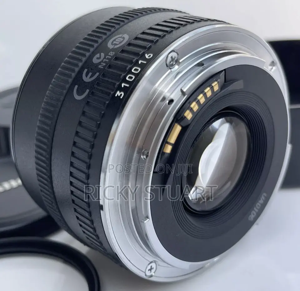 Canon Ef 35mm F/2 Wide Angle Lens