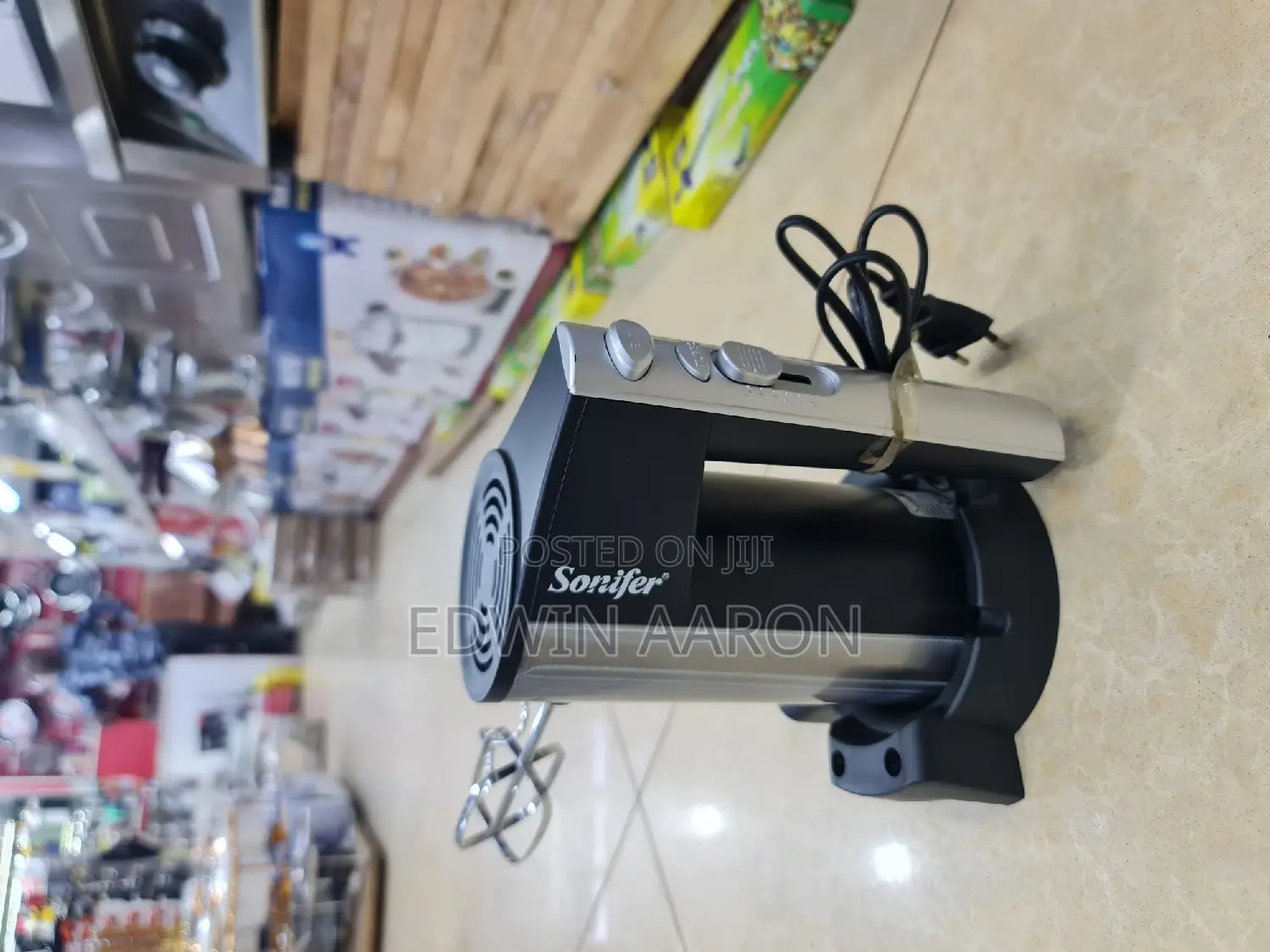 Sonifer Hand Mixer With a Base