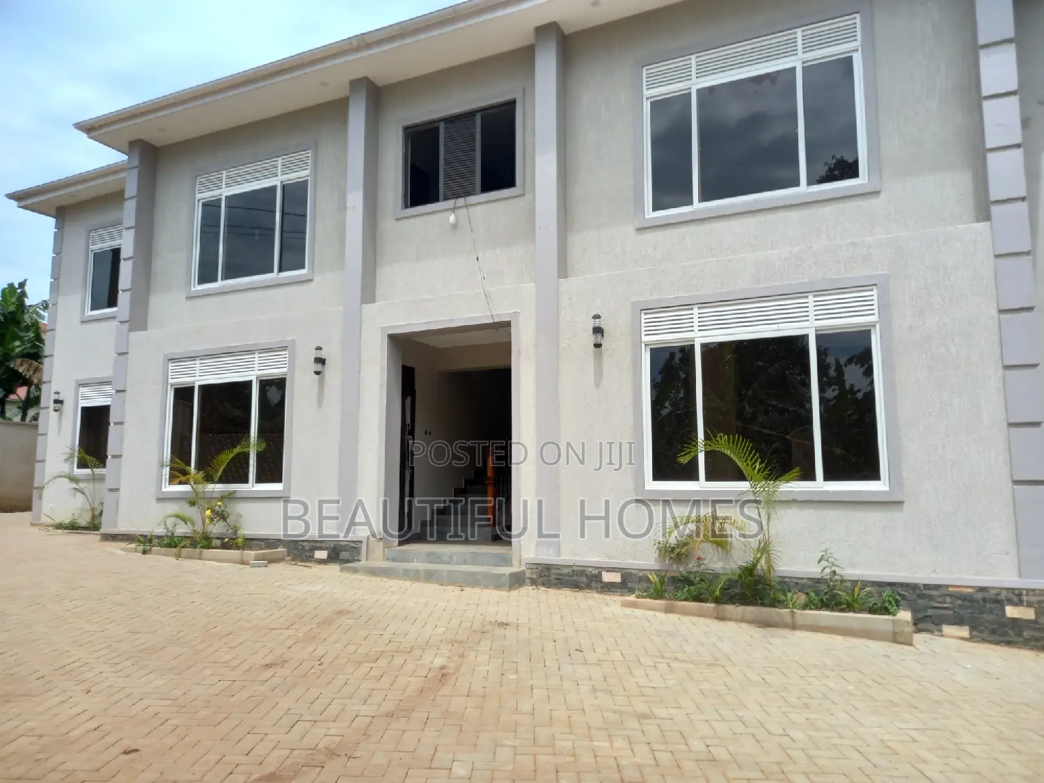 Furnished 2bdrm Block of Flats in Kira for sale