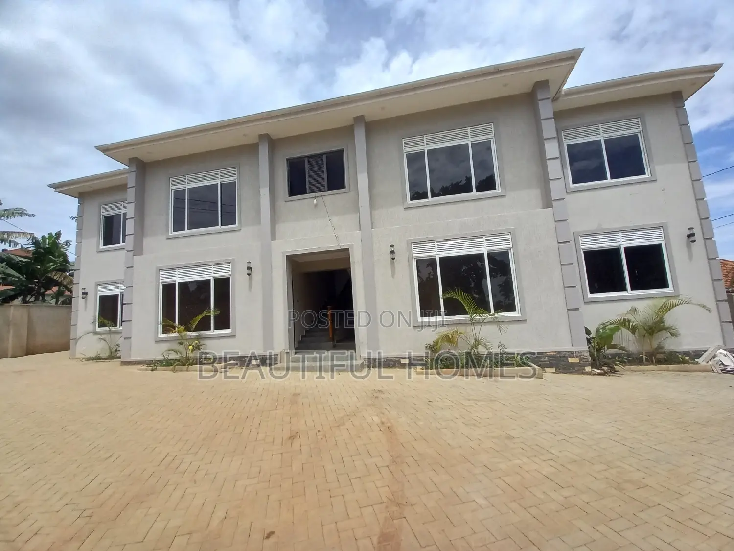 Furnished 2bdrm Apartment in Kira for sale