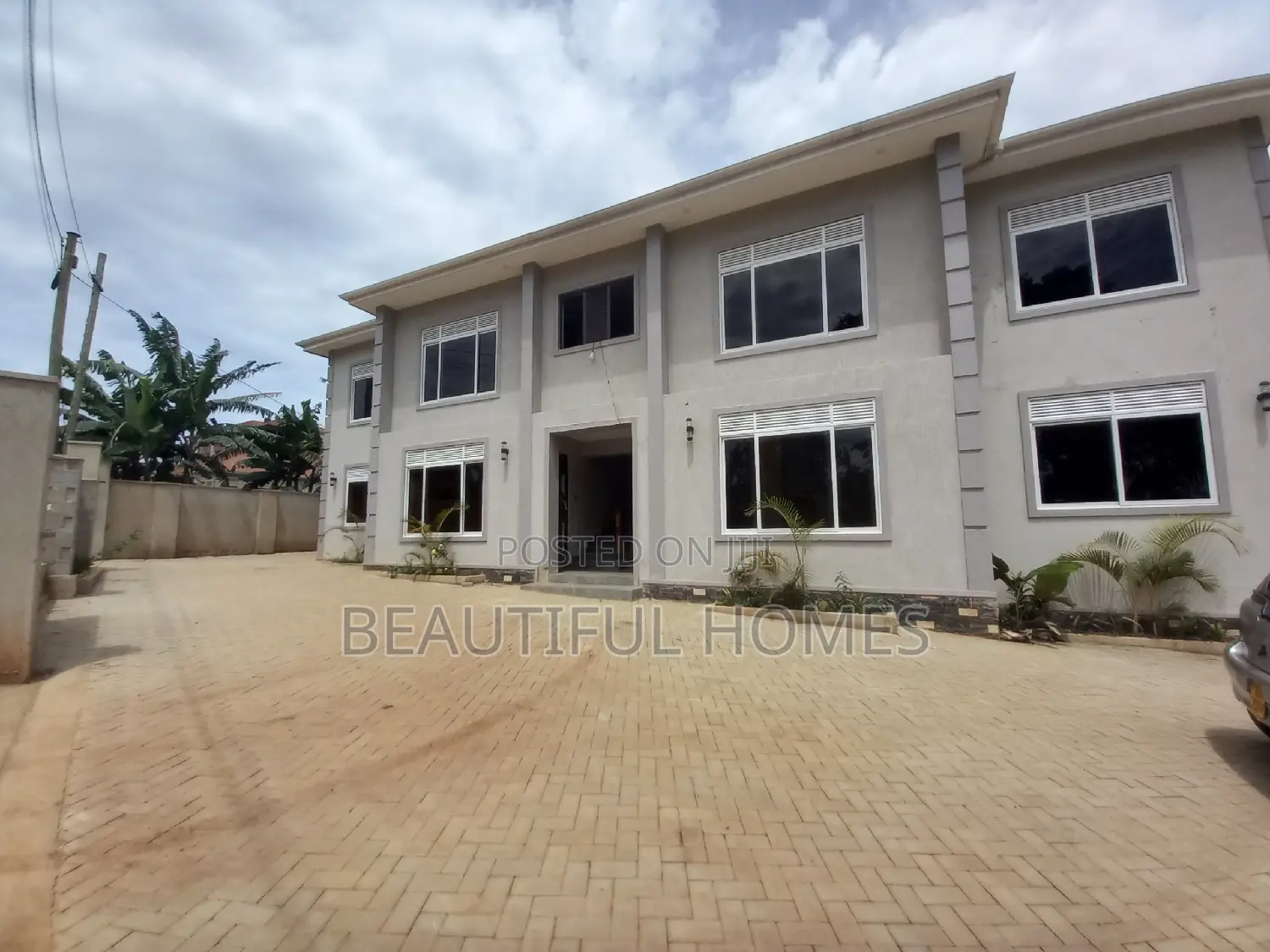 Furnished 2bdrm Apartment in Kira for sale