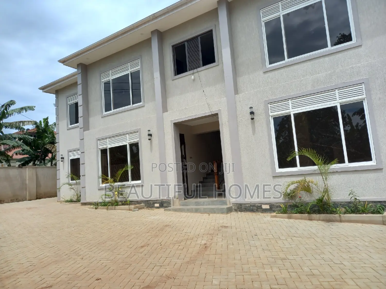 Furnished 2bdrm Apartment in Kira for sale