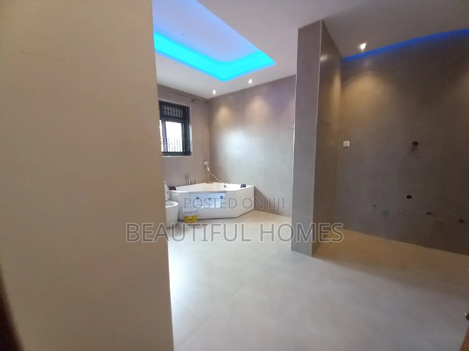 Furnished 5bdrm Mansion in Kira for sale