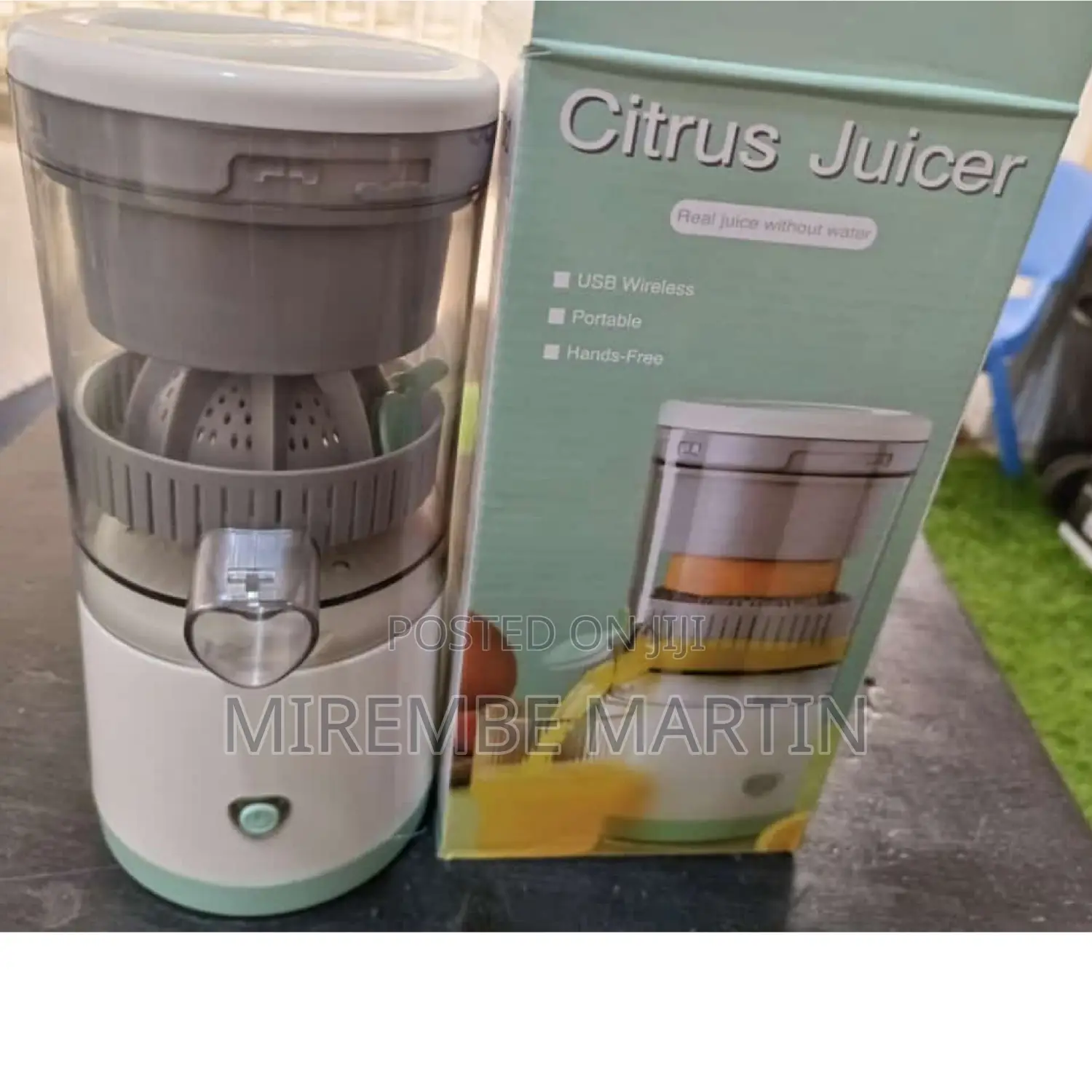 Rechargeable Portable Citrus Juicer.
