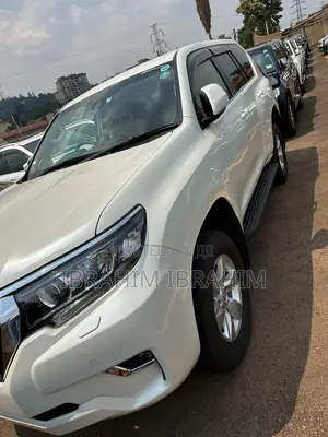 Toyota Land Cruiser Prado 2018 White
