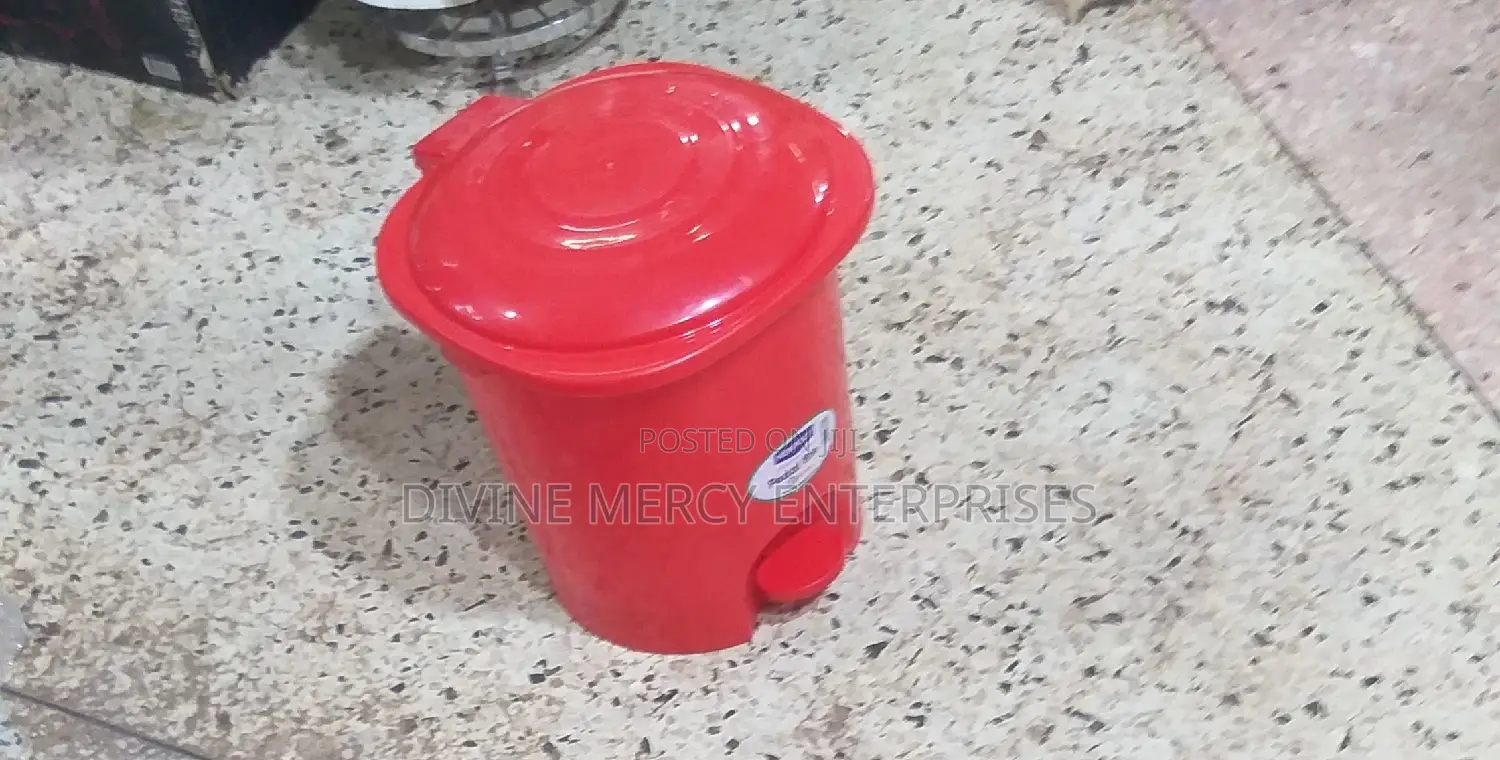Stepon Small Dustbin