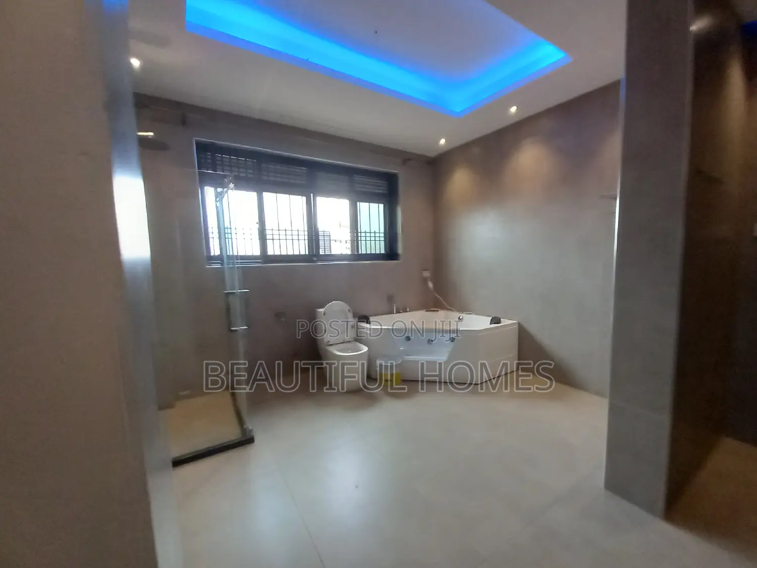Furnished 5bdrm Duplex in Kira for sale