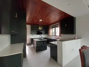 Furnished 5bdrm Duplex in Kira for sale