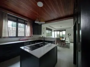 Furnished 5bdrm Duplex in Kira for sale