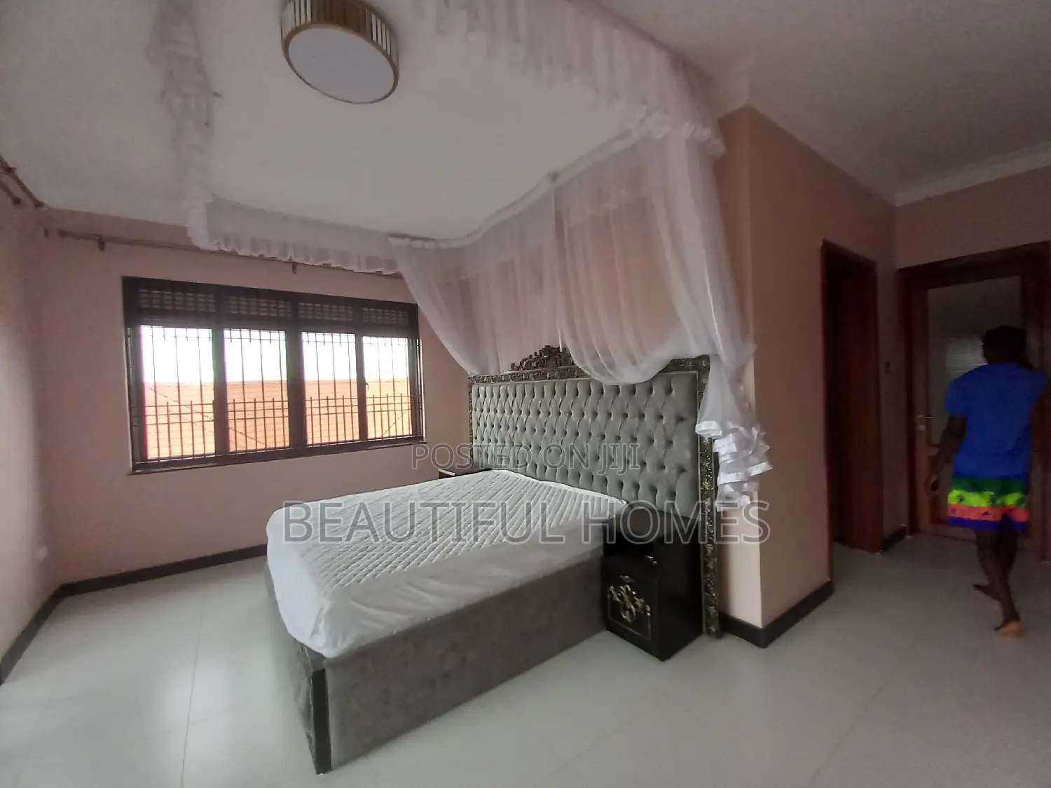 Furnished 5bdrm Duplex in Kira for sale