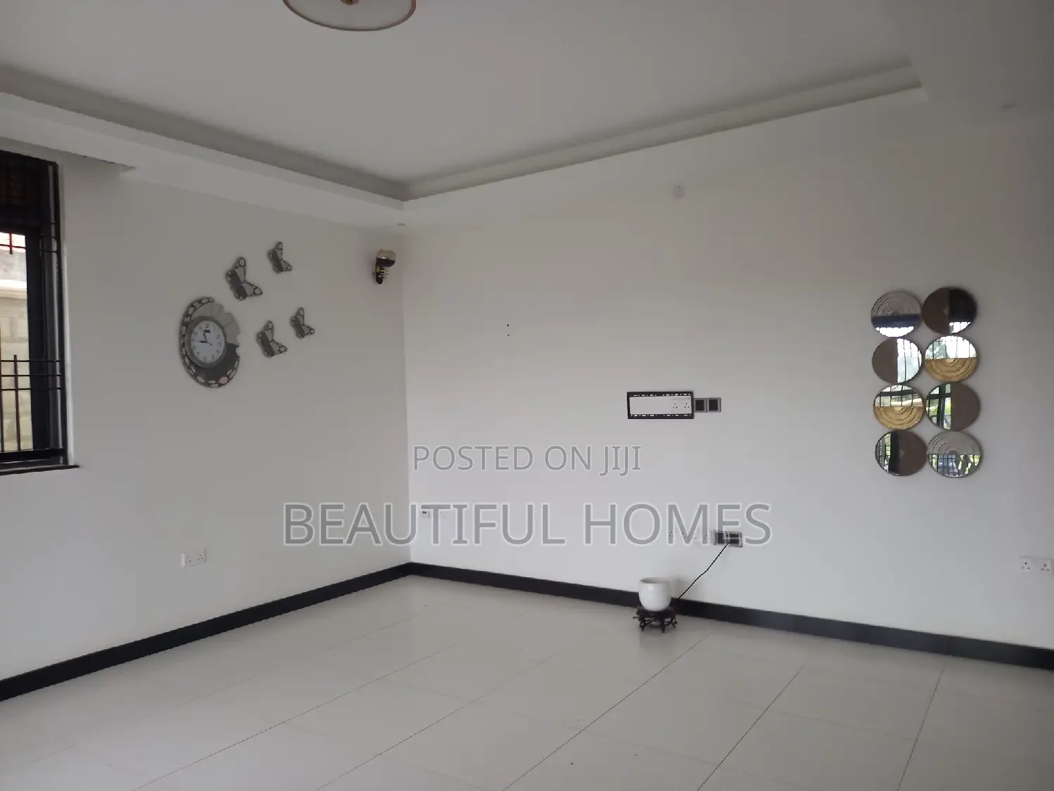 Furnished 5bdrm Duplex in Kira for sale