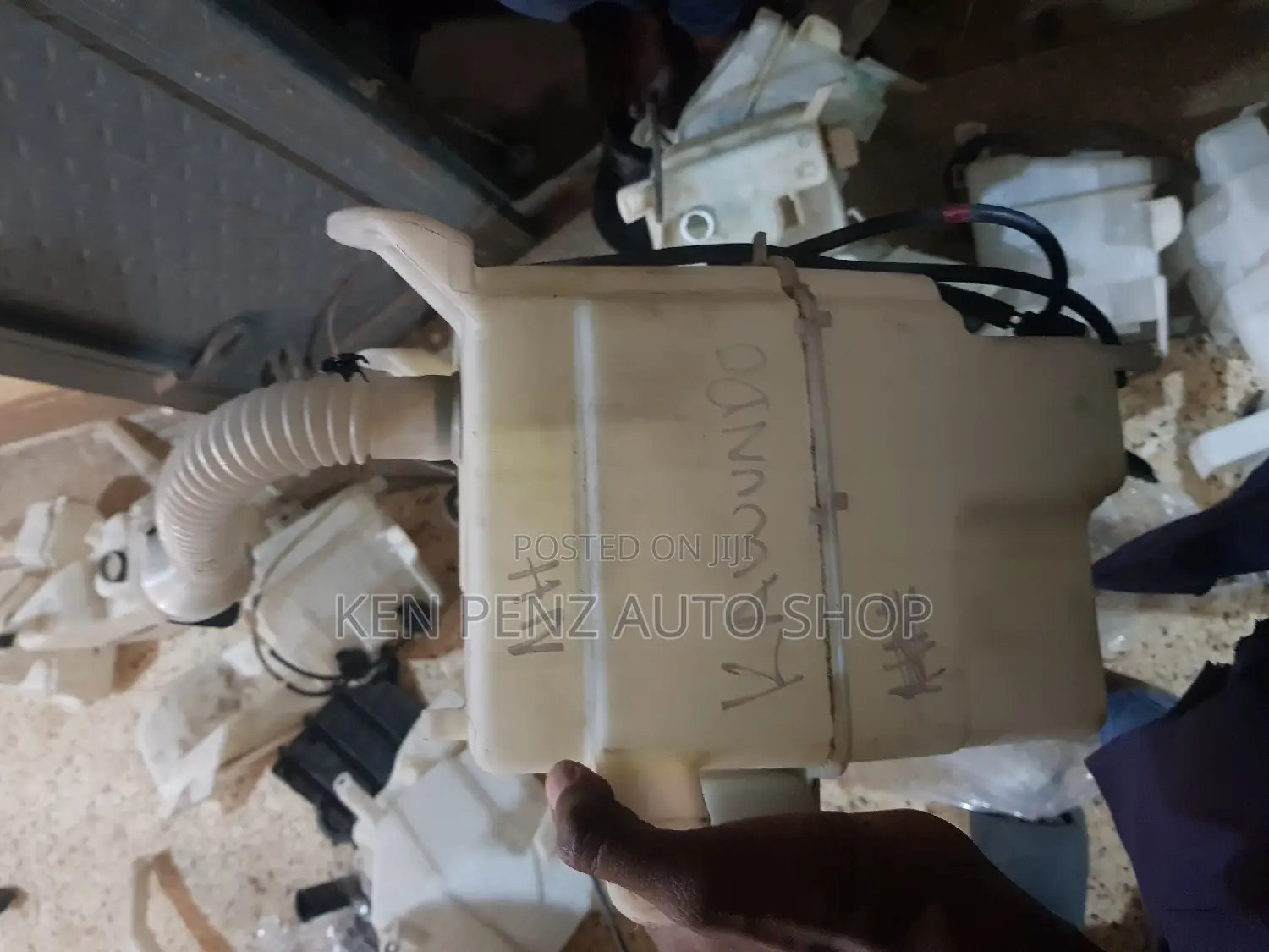 Windshield Water Tank for Harrier Kawundo