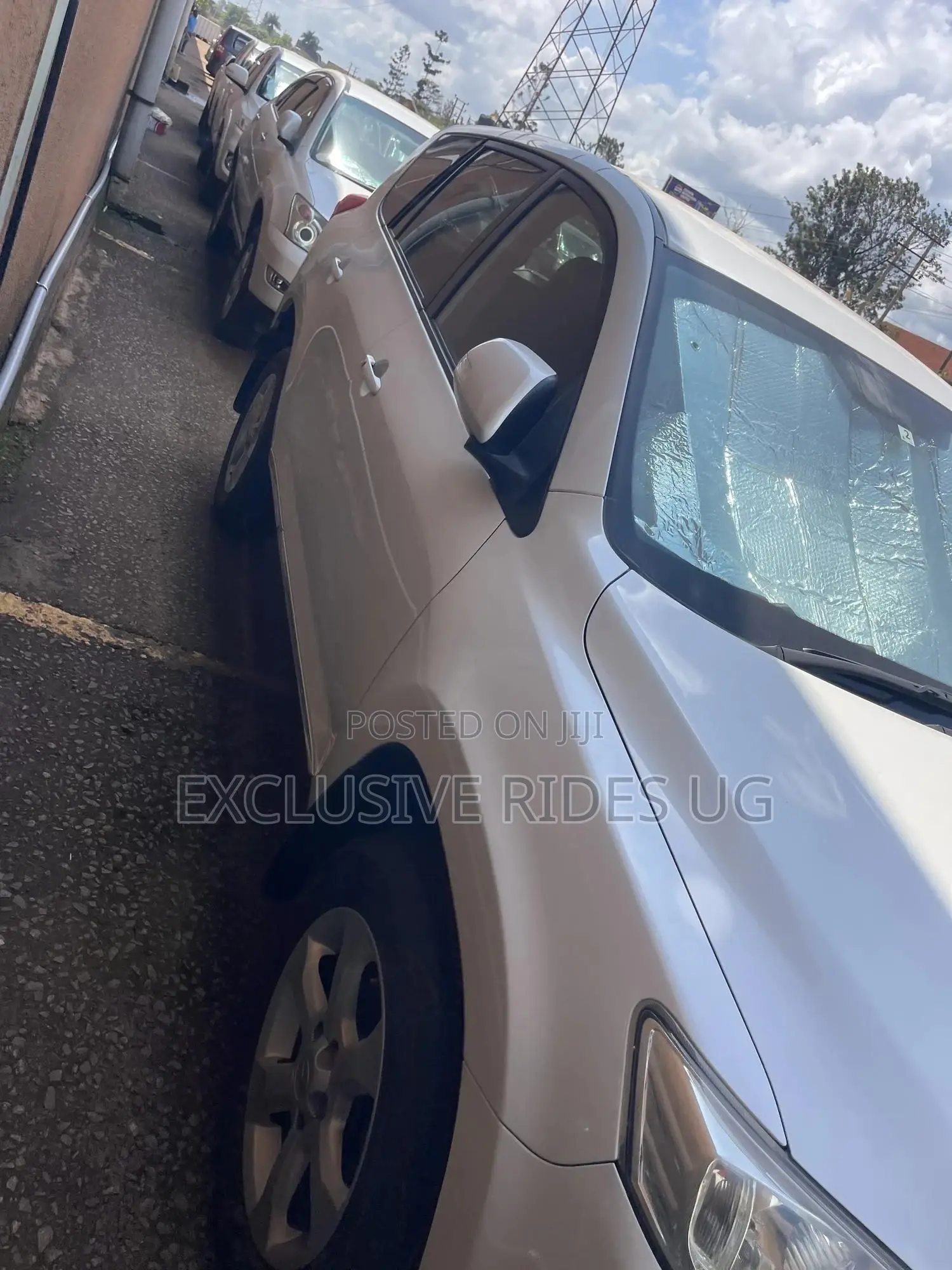 Toyota Vanguard 2012 White