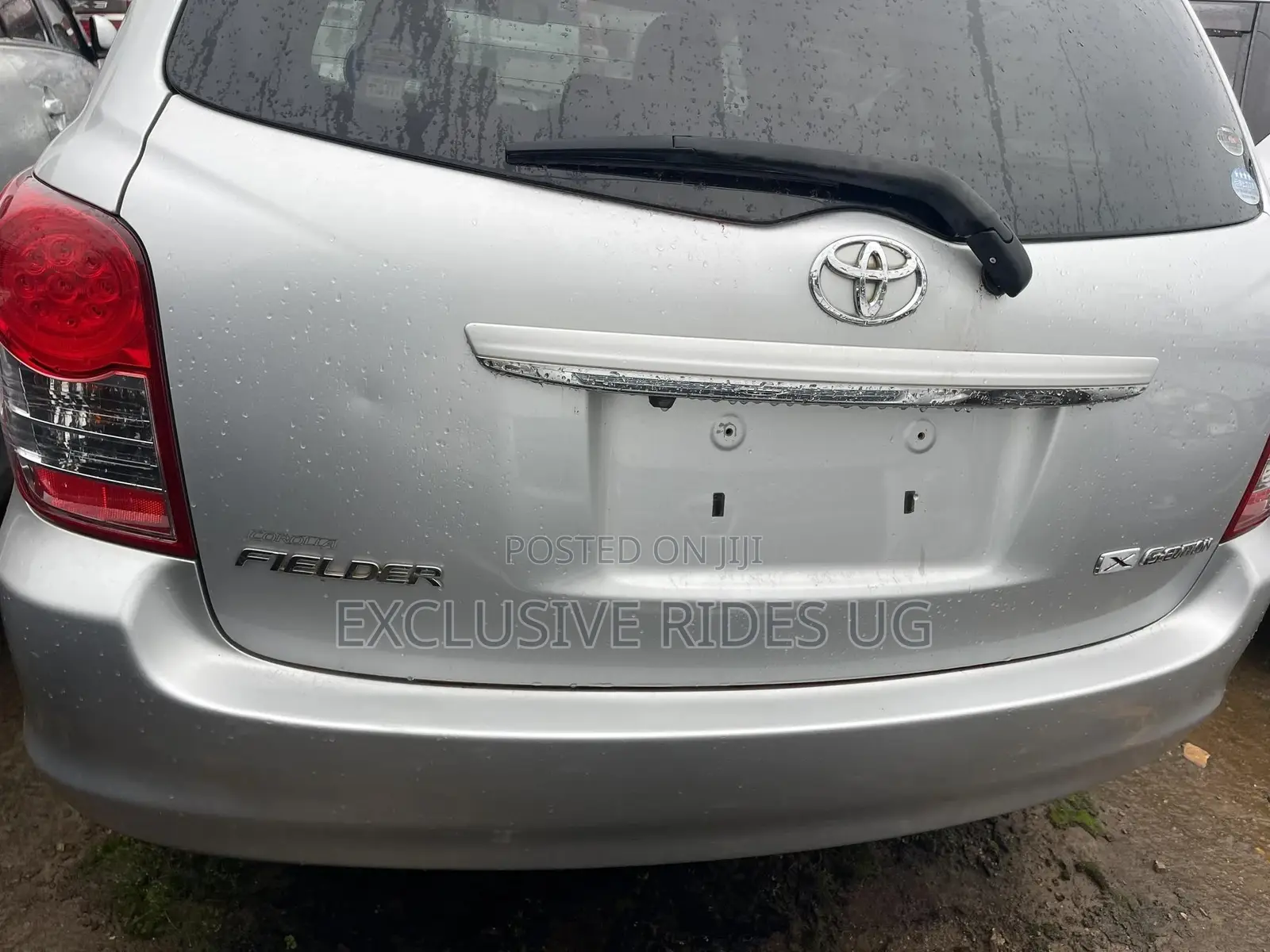 Toyota Corolla Fielder 2010 Silver