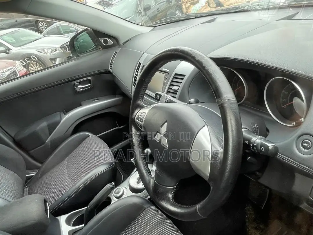 Mitsubishi Outlander Sport ES 2012 Black