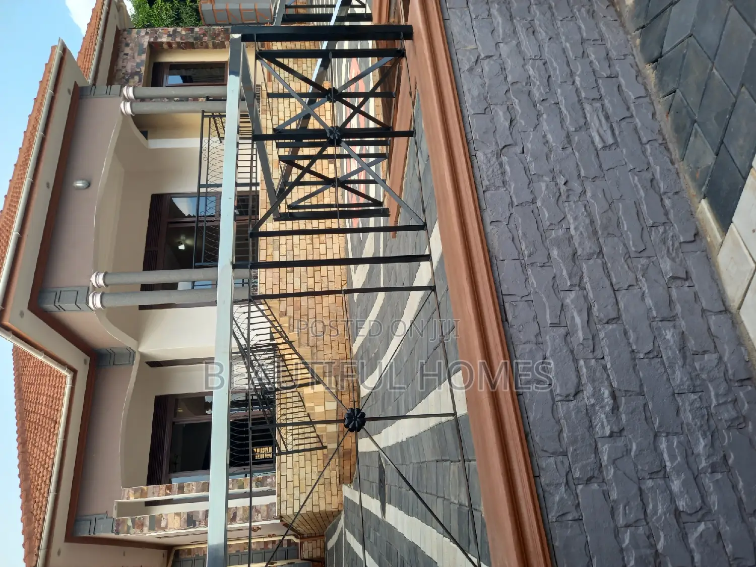 Furnished 4bdrm House in Kira for sale