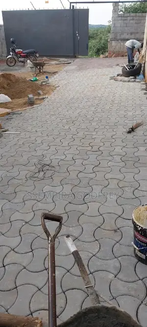 Double Z Proffesional Paver Installer
