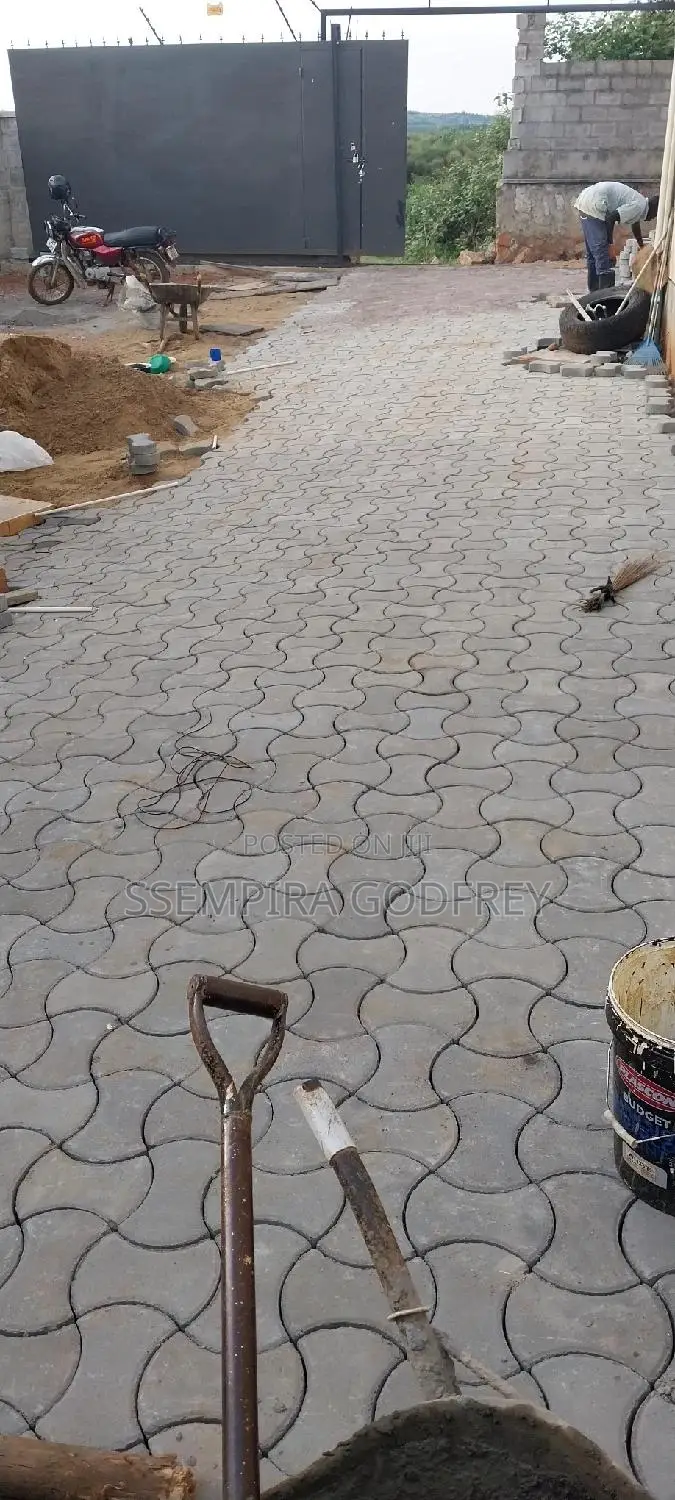 Double Z Proffesional Paver Installer