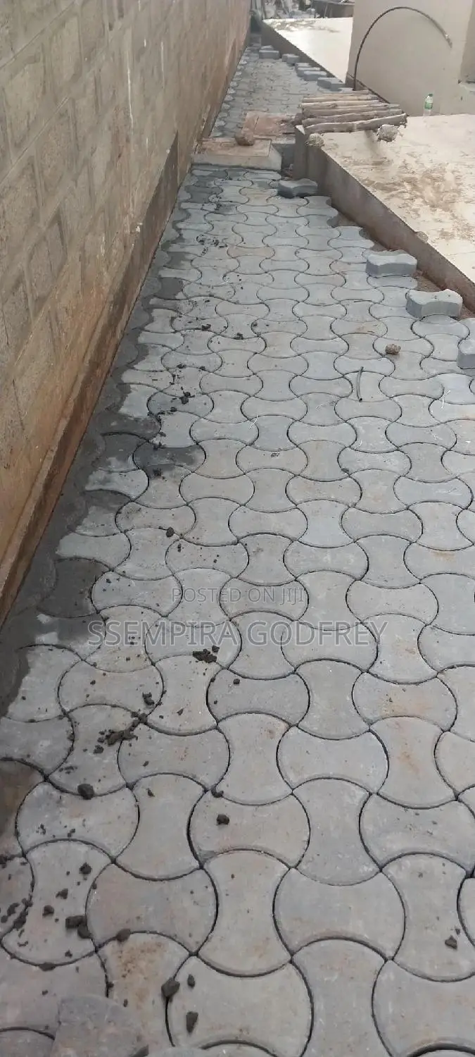 Double Z Proffesional Paver Installer