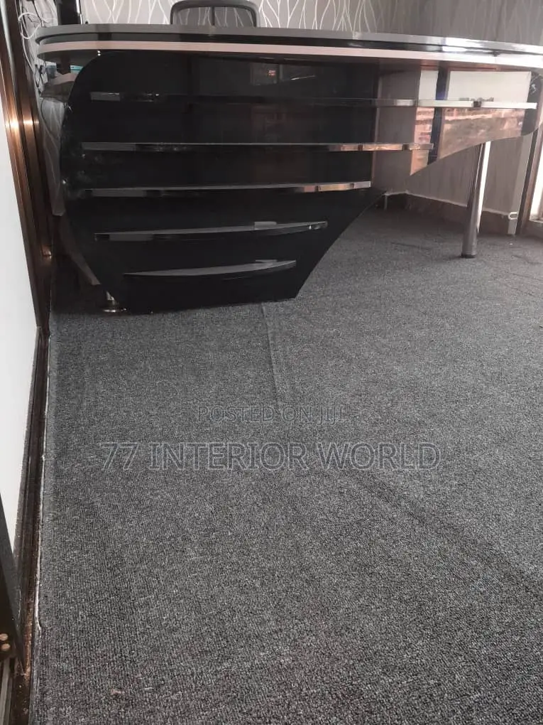 Woolen Carpets/Wall to Wall Carpets