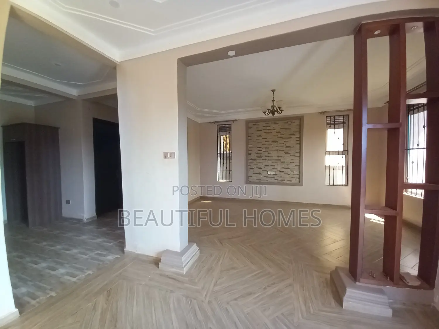 Furnished 4bdrm House in Kira Posh for sale