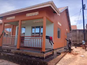 3bdrm Bungalow in Nsambya Town, Division A for rent