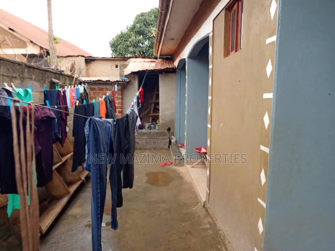 3bdrm House in Nansana Town, Division A for sale