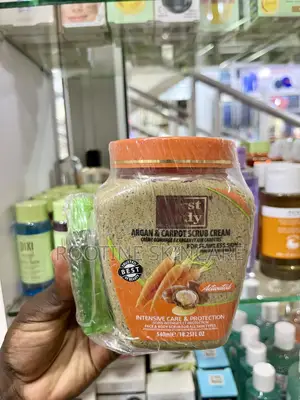 Photo - First Lady Argan Carrot Scrub Cream