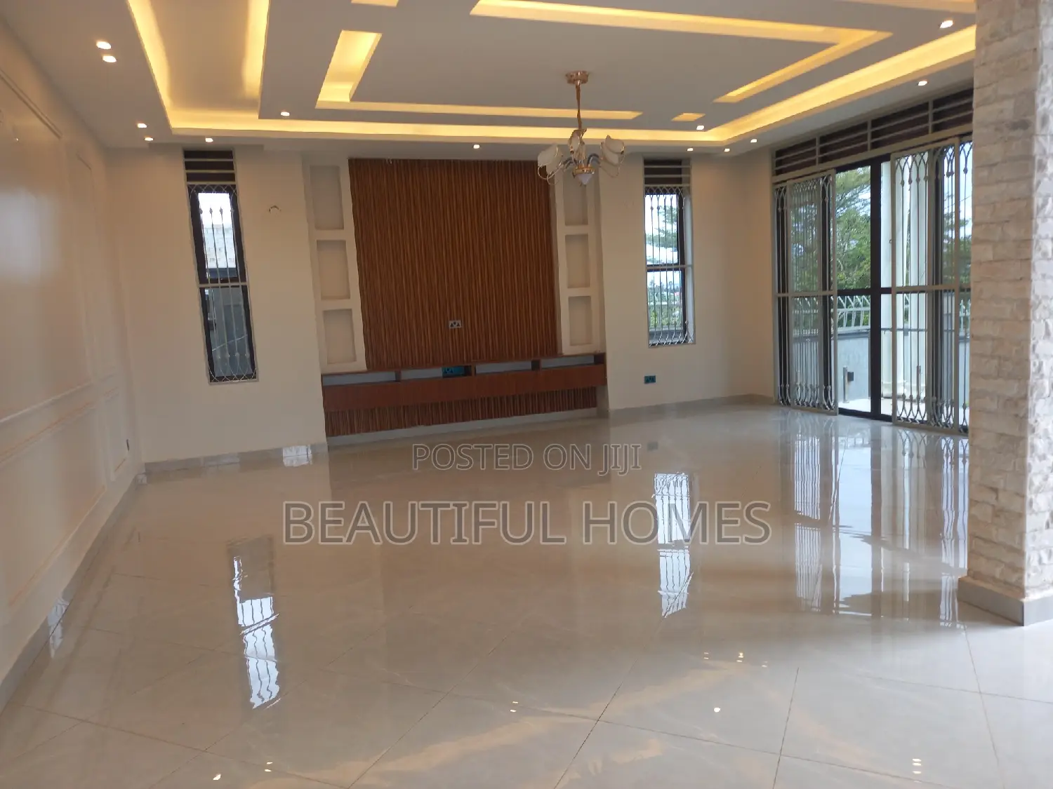 Furnished 6bdrm Duplex in Kira for sale