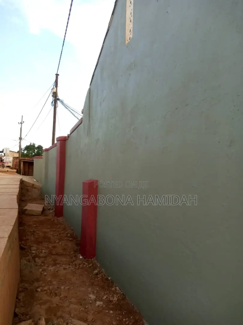 5bdrm Apartment in Inland Property, Nsangi for sale