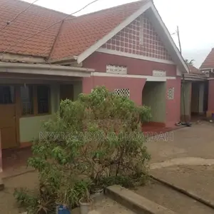 5bdrm Apartment in Inland Property, Nsangi for sale