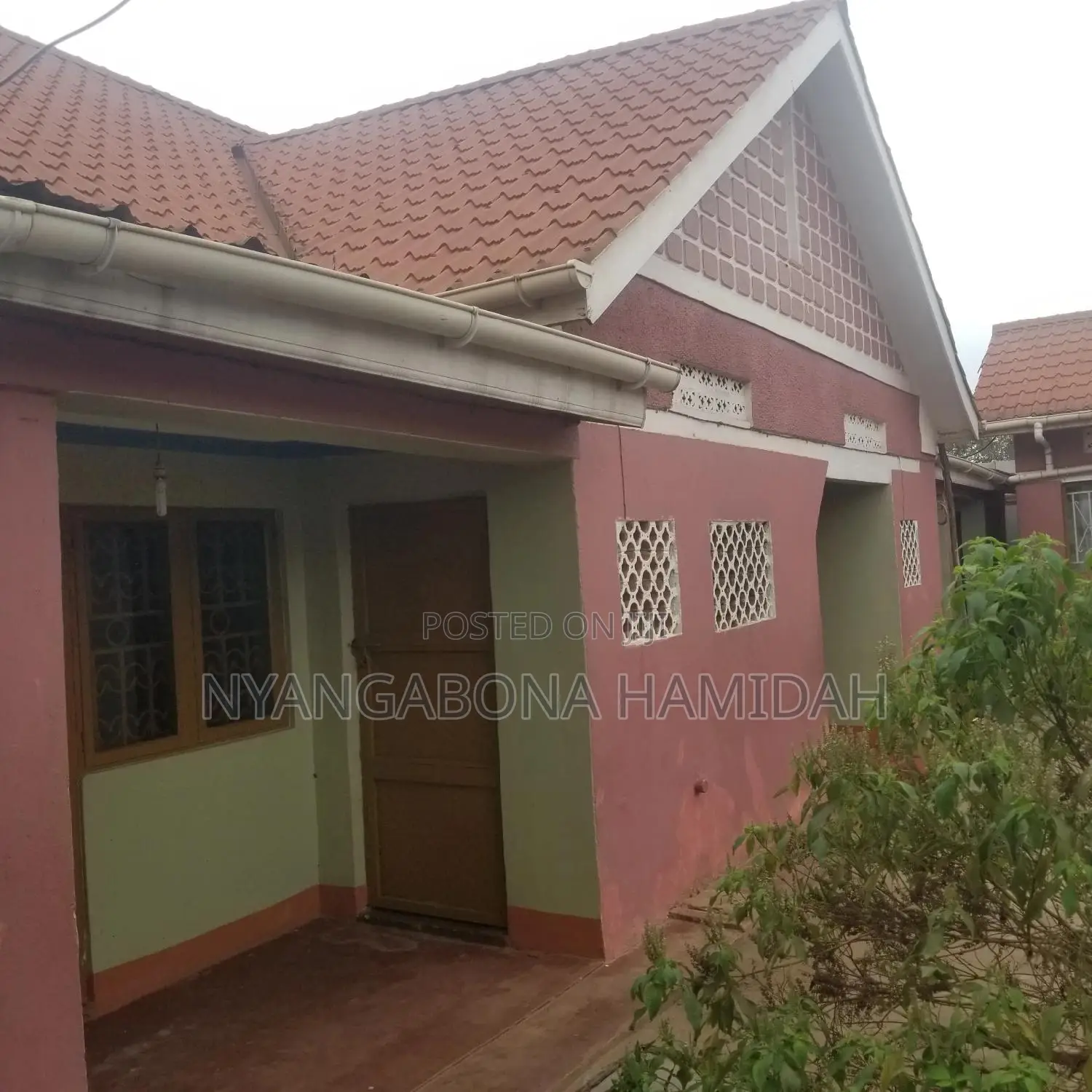 5bdrm Apartment in Inland Property, Nsangi for sale