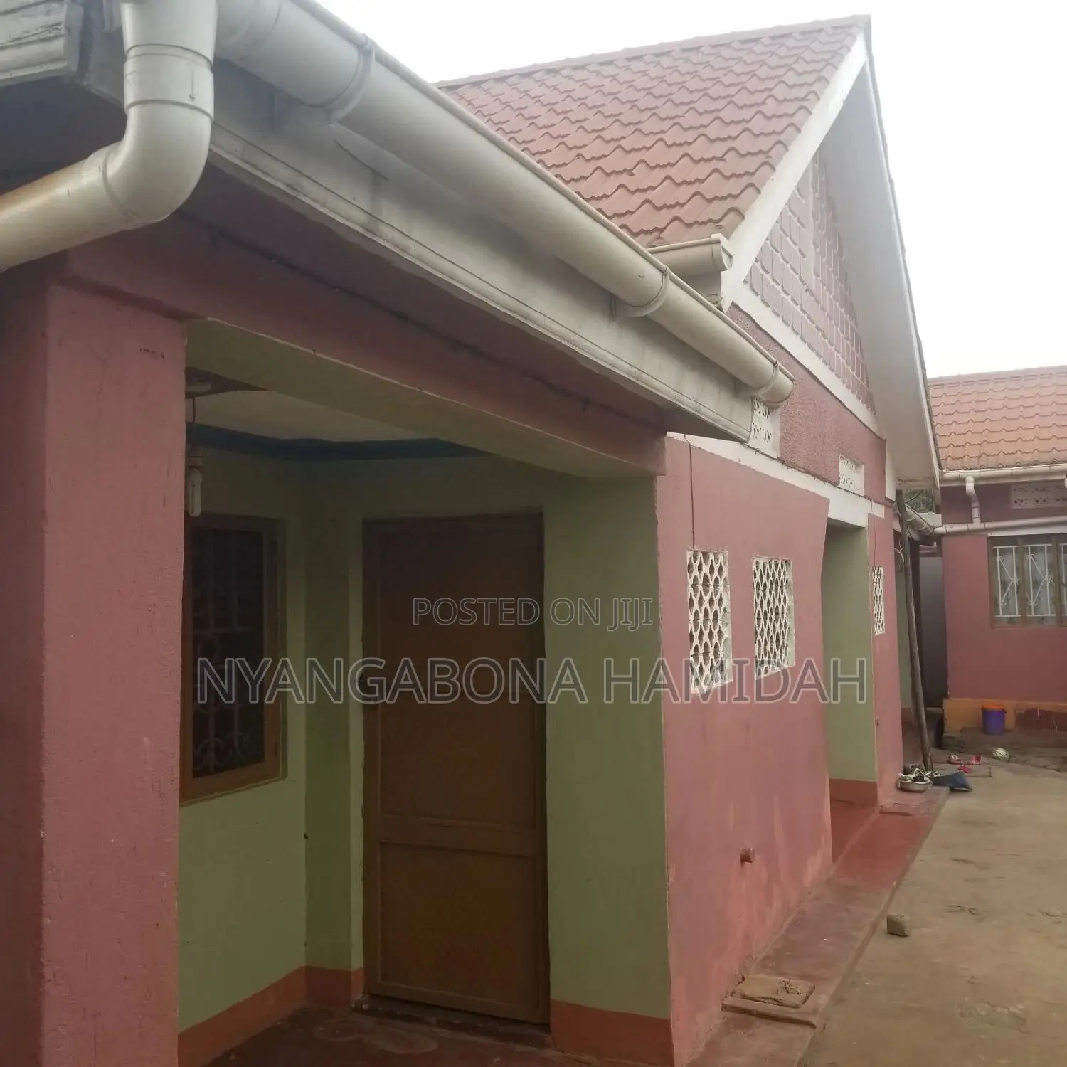 5bdrm Apartment in Inland Property, Nsangi for sale